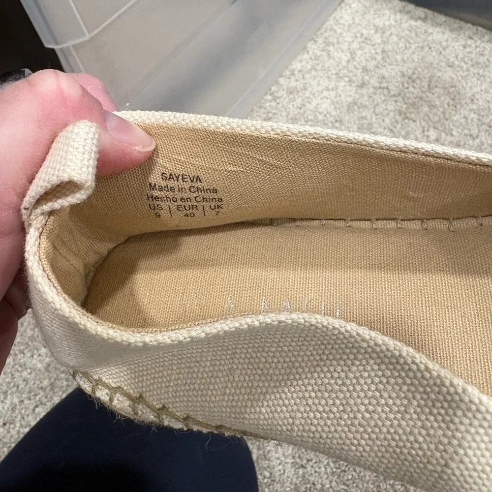 Kelly‎ & Katie Cream Eyelet Espadrille Size 9